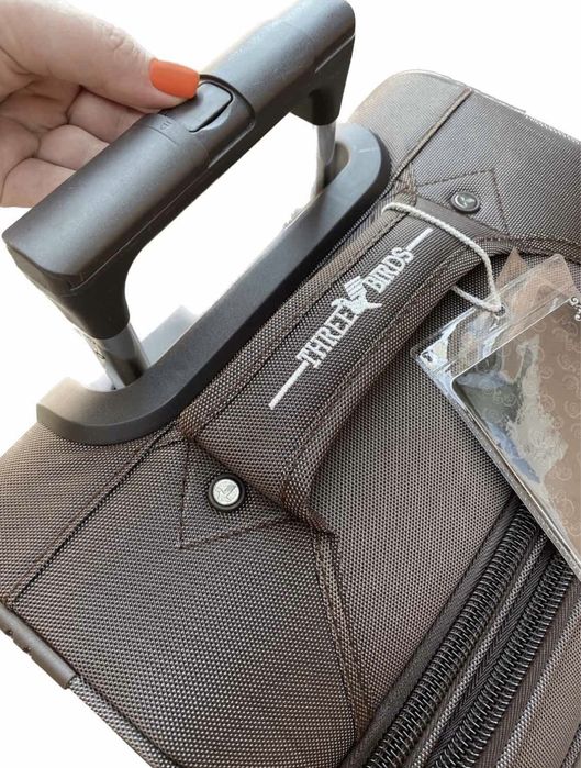 Чемодан .Валіза  Three Birds. В наявності всі розміри і кольори