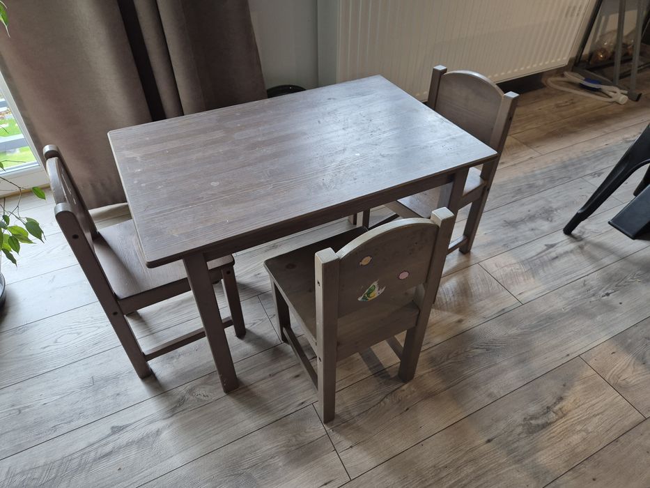 Stolik + 3 krzesla sundvik dzieciecy ikea  szarobrązowy