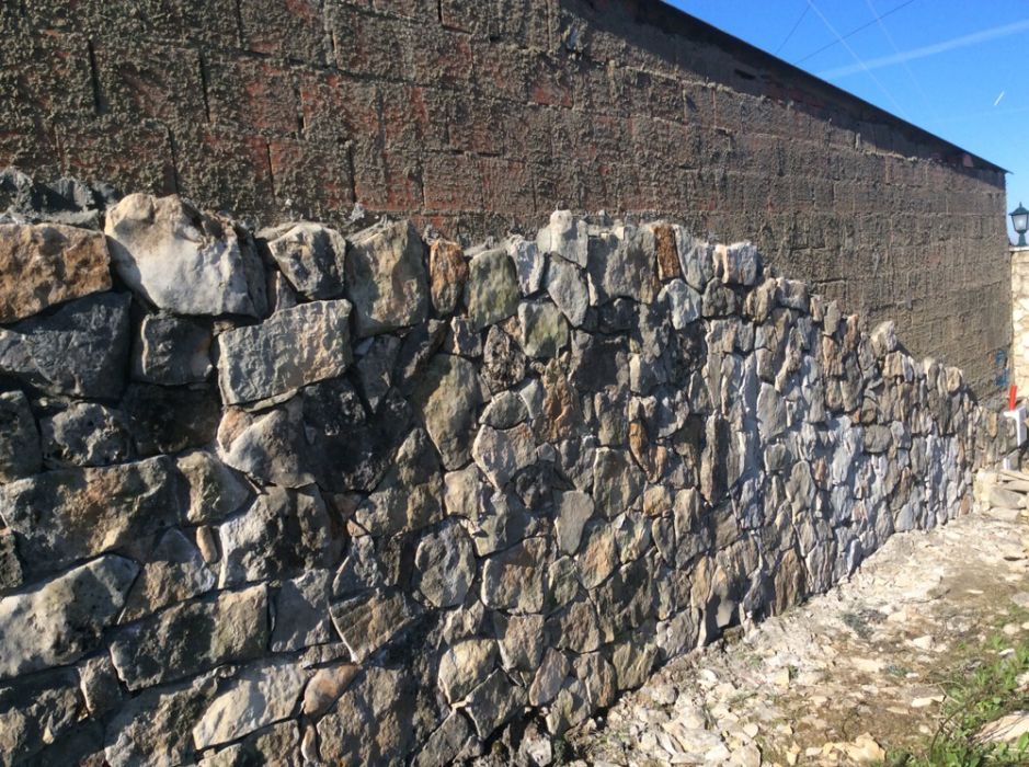 pedra média rustica queimada Sol