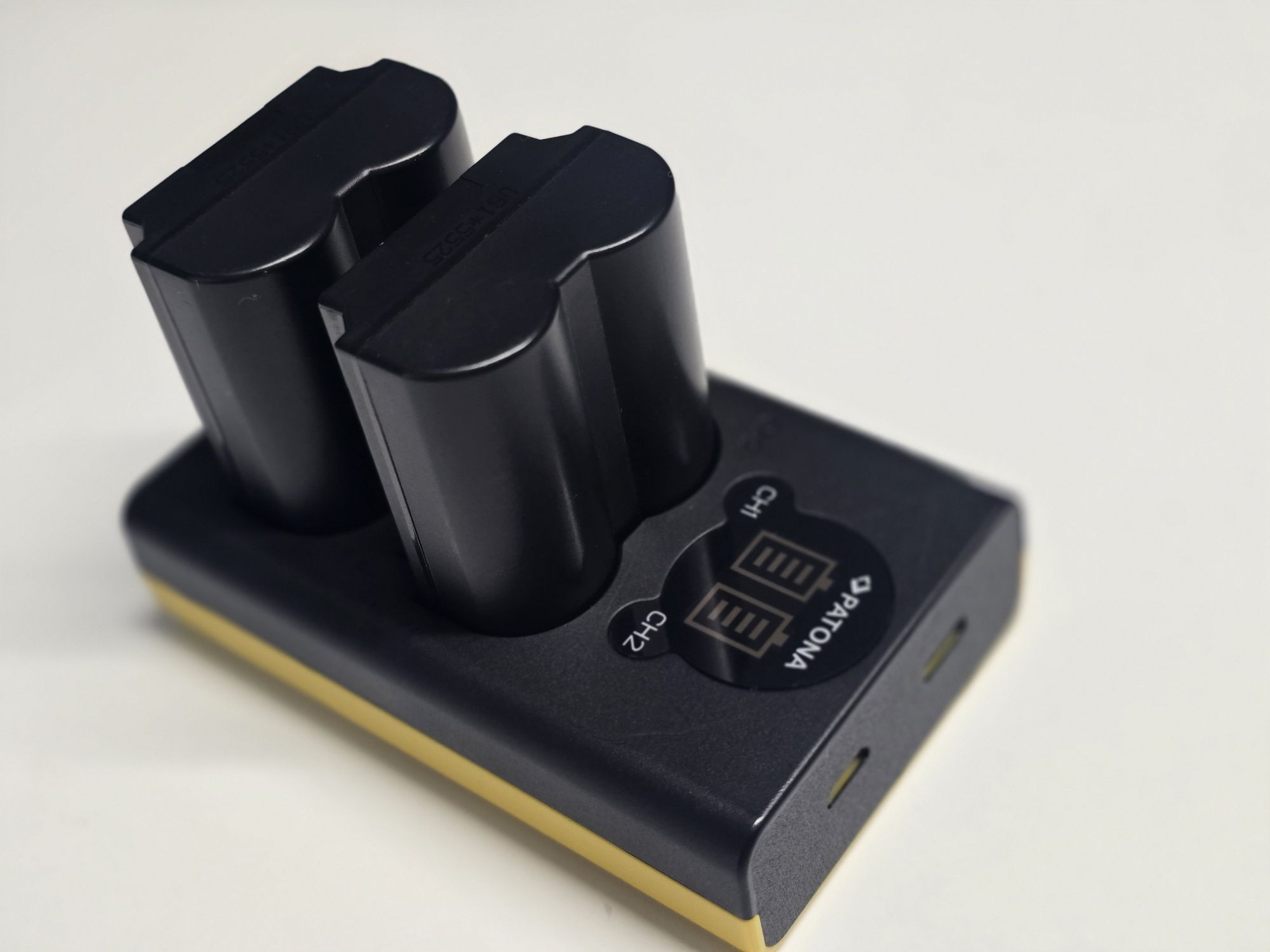 Carregador e 2 baterias NP-W235
