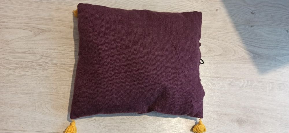 Poduszka z poszewka średniowiecze