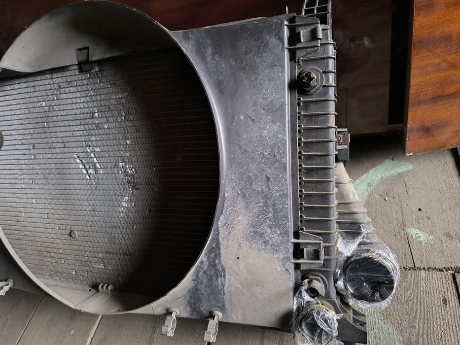 Продам радіатор охолодження Sprinter 2000-2006 років з АКПП Оригінал