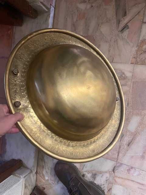 Braseira antiga  dourada