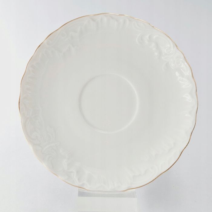 piękna biały spodek porcelanowy ćmielów rococo