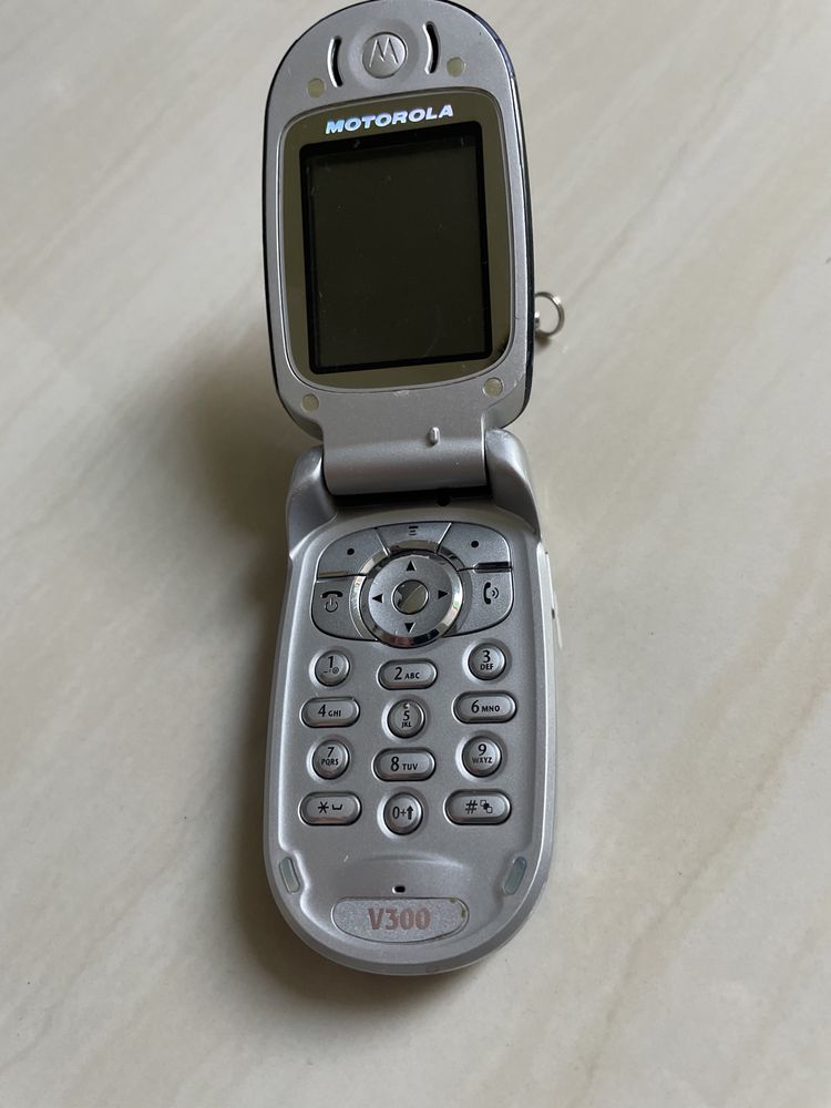 Motorolla v300 telefon