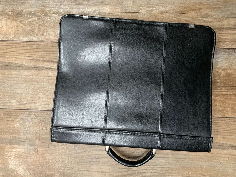 Czarna torba męska neseser