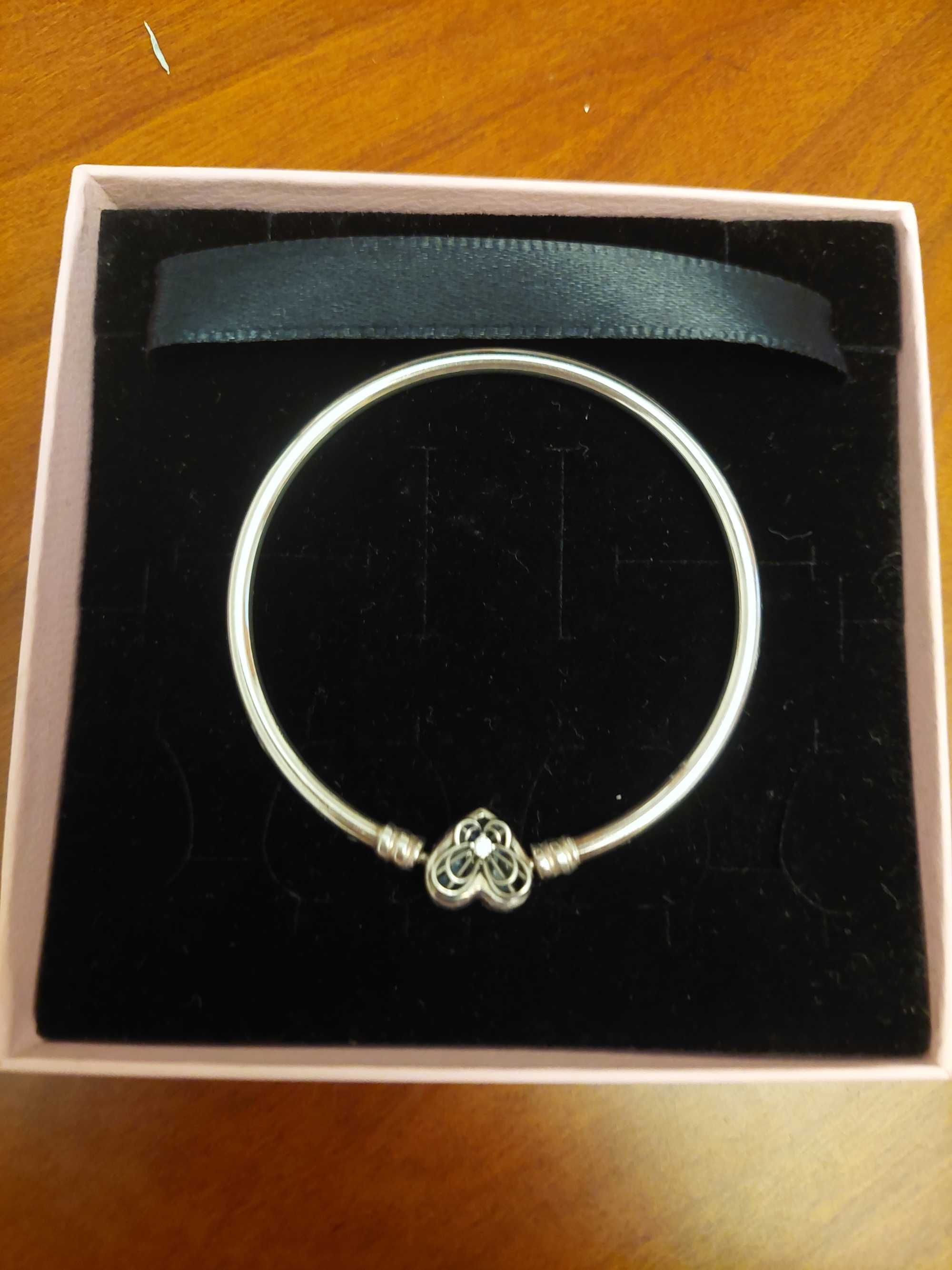Pulseira Pandora Nova