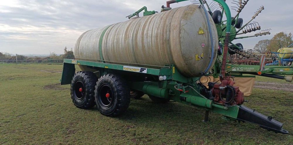 Beczka asenizacyjna Fortschritt 8000 litrów, beczkowóz, transport.
