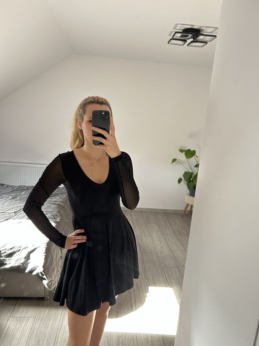 Czarna sukienka