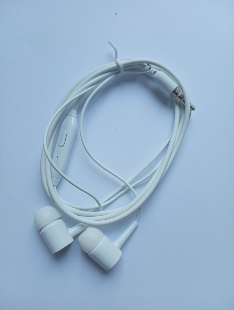Słuchawki uniwersalne Jack 3.5mm Extra bass  z mikrofonem biale nowe