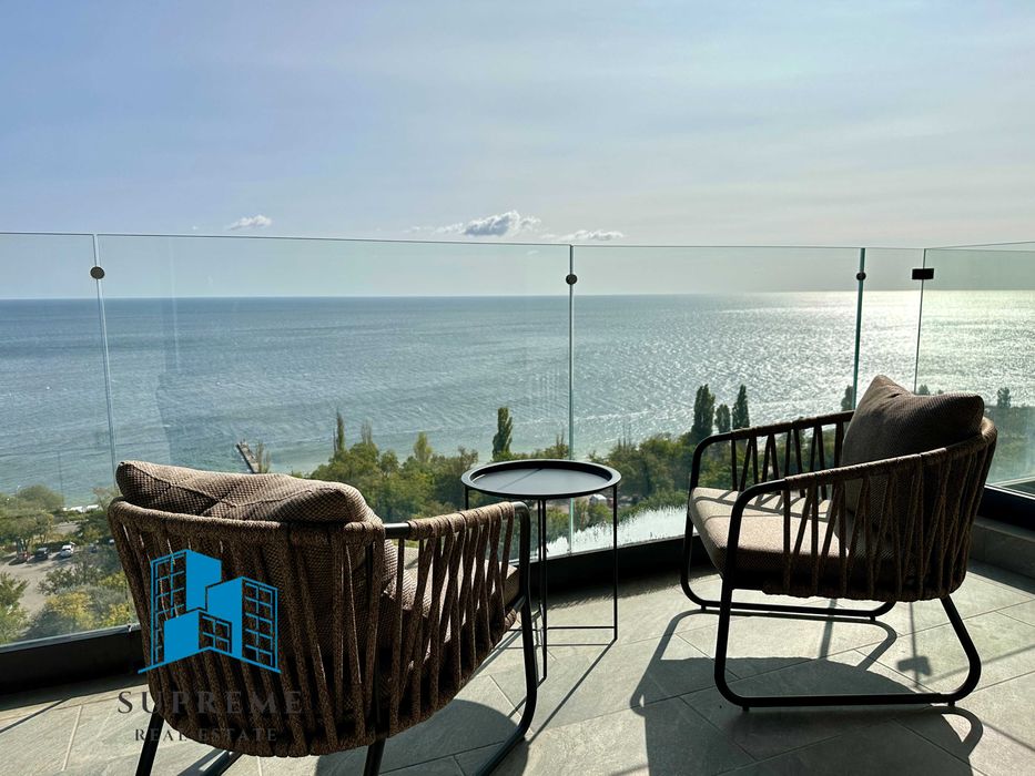 Эксклюзивная квартира с террасой и прямым видом моря