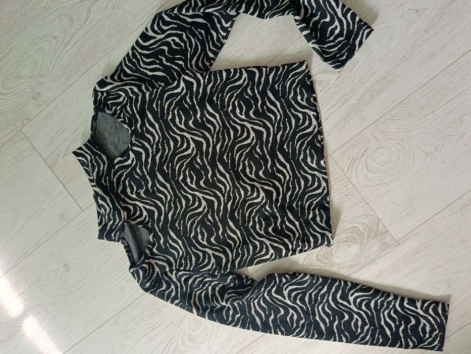 Bluzka krótszy krój damska