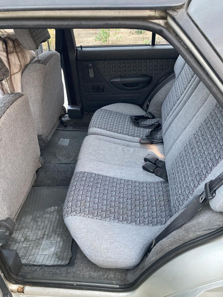 Polonez  Caro Kombi 2001