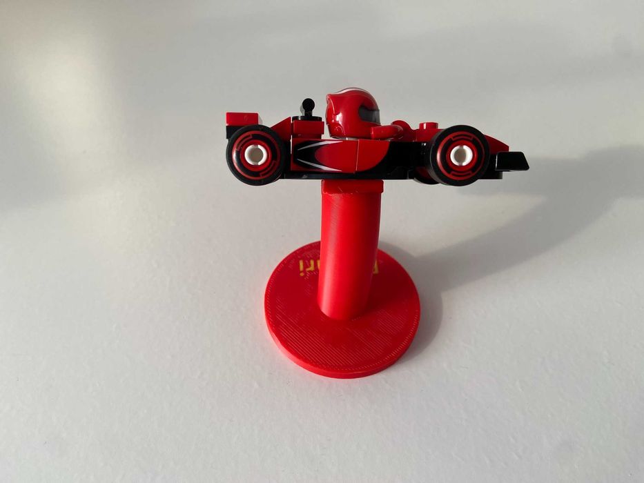 Suporte para mini carro de F1 LEGO - Ferrari