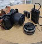 Sony A6400 + FE 50mm F1.8 + 16mm F2.8 (pancake) + small rig + dodatki