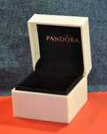 Нова!!! Коробочка шкатулка Pandora для прикрас шарм сережки каблучка.