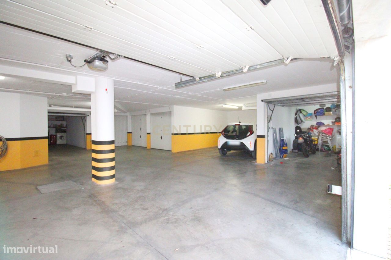 T3 com terraço e box na Quinta de Santa Rita