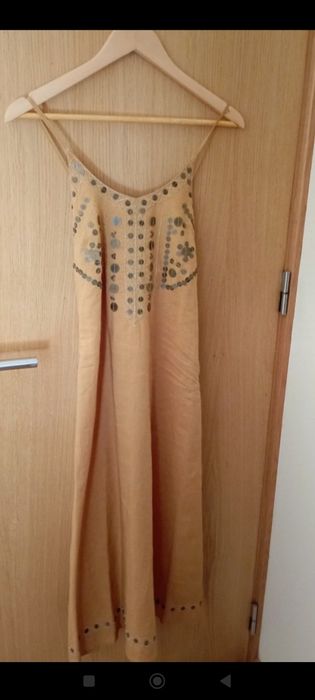 Vestido com alças
