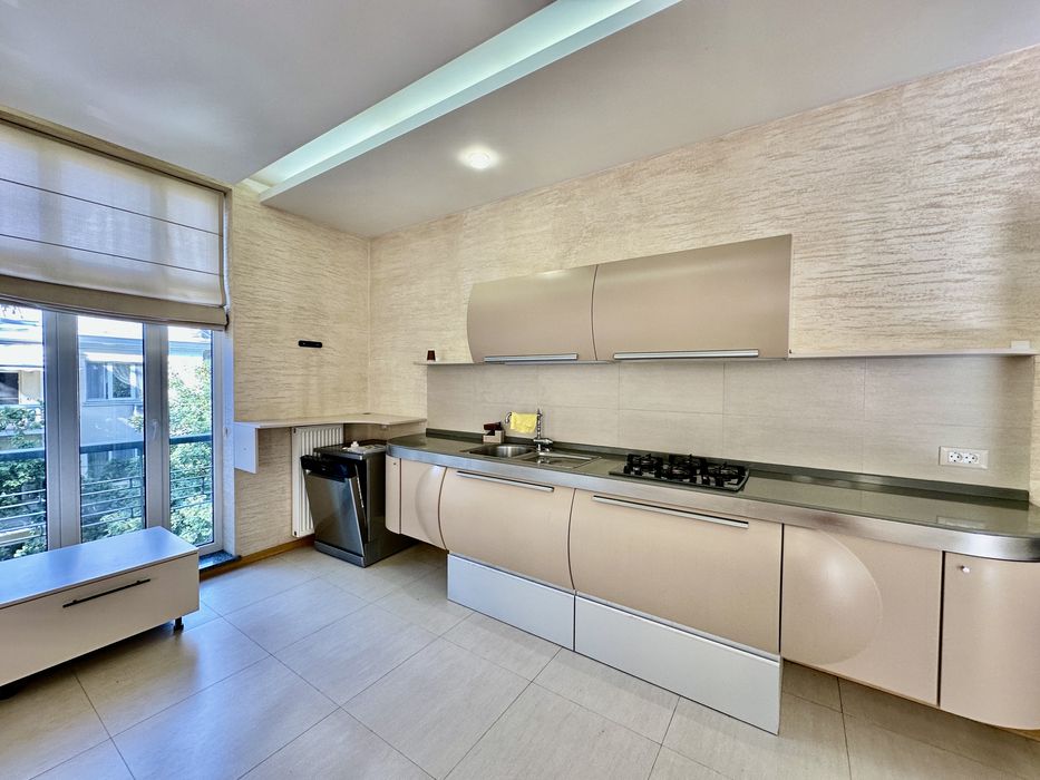 Аренда трехкомнатной квартиры . Клубный дом. Французский бульвар