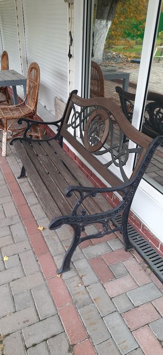 Лавки чавунні, в гарному стані