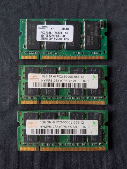 10 Memorias RAM portátil (4 x 2Gb, 3 x 1Gb, 2 x 512Mb e 1 x 256Mb)