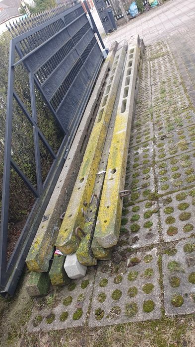Słupy betonowe zbrojone 7m, 8m.