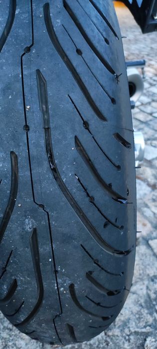 Yamaha MT-07 Amarela