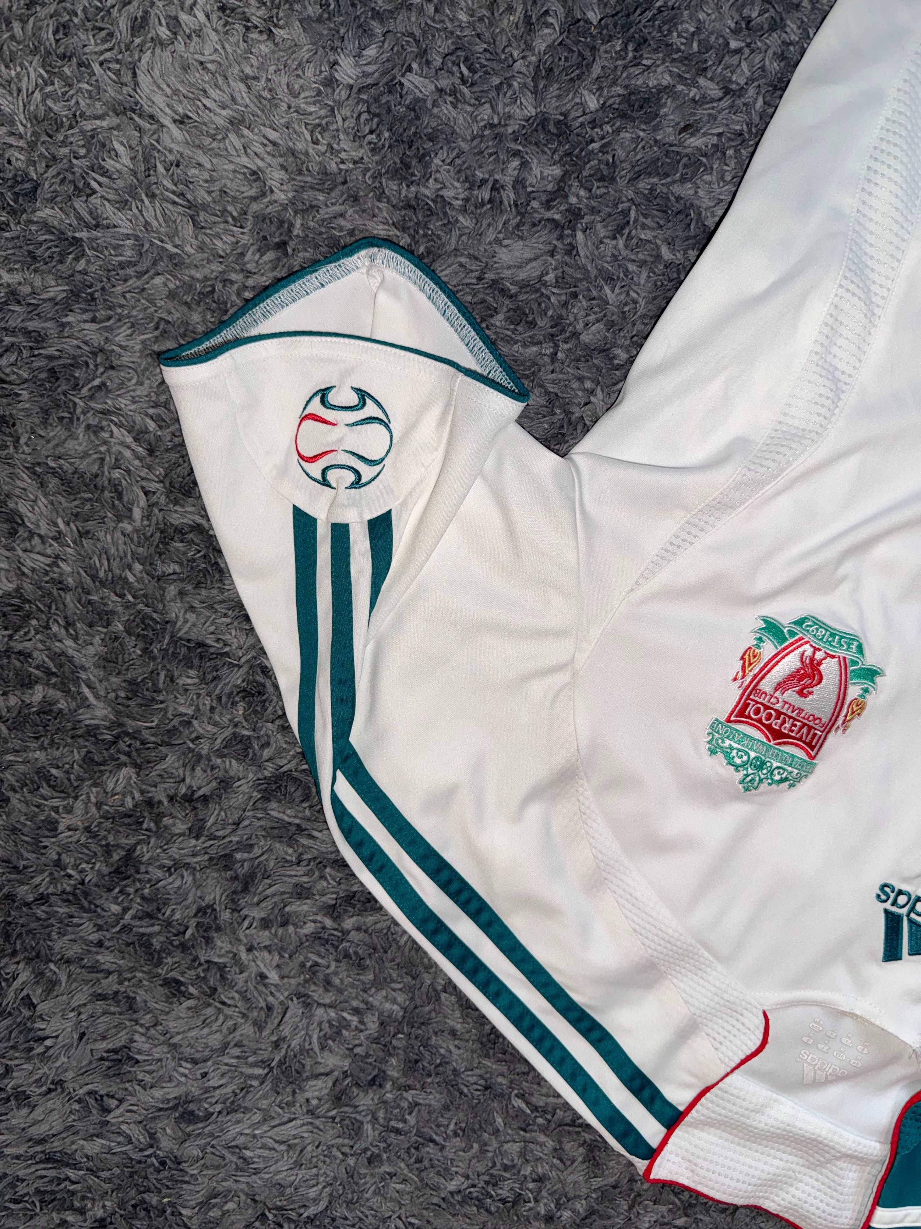 Retro Koszulka Liverpoolu z 2006r