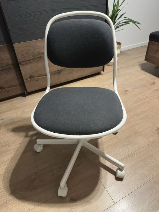 Krzelo biurowe ikea bialy grafit