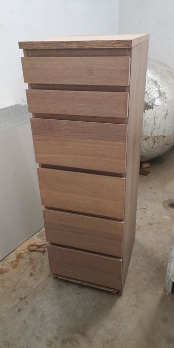 Cómoda Malm 6 gavetas com espelho