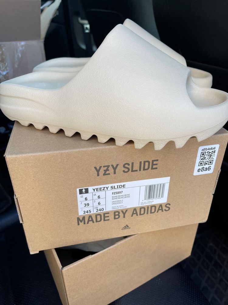 Adidas Yeezy SLIDE