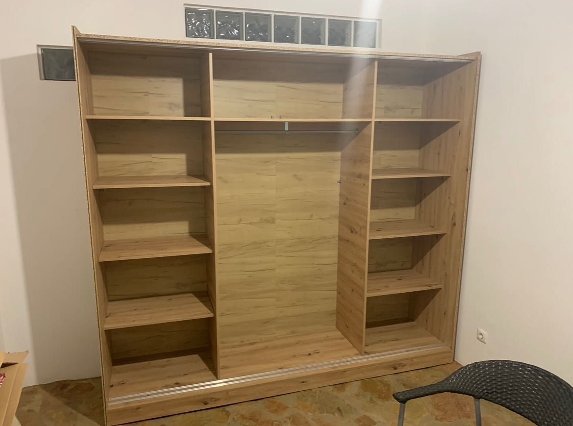 Roupeiro com 3 portas ,como novo