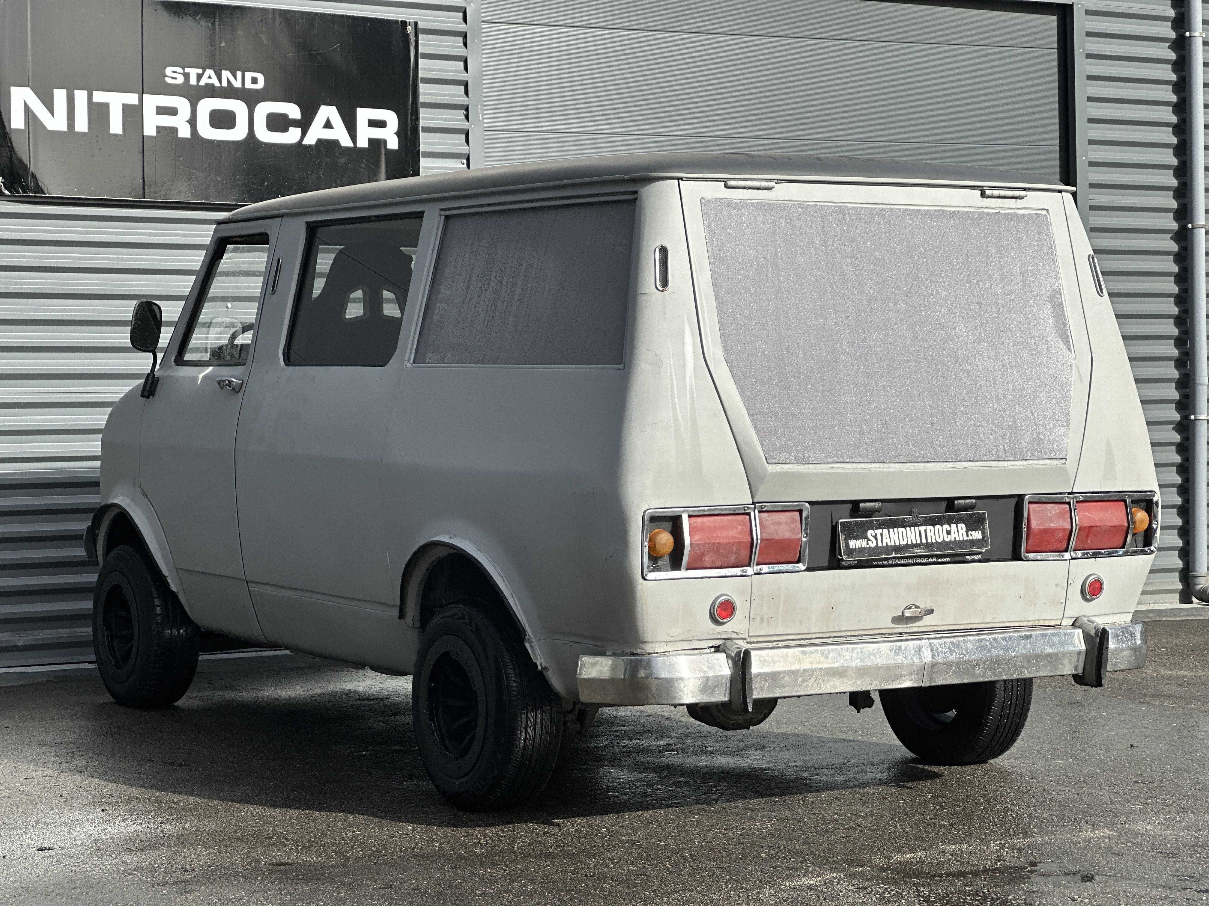 BEDFORD CF VAN 9 LUGARES