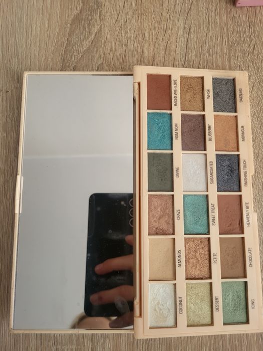 Zestaw 6 paletek Makeup Revolution
