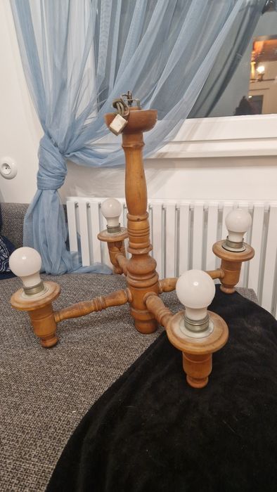 Stary drewniany żyrandol 4 żarówki E27