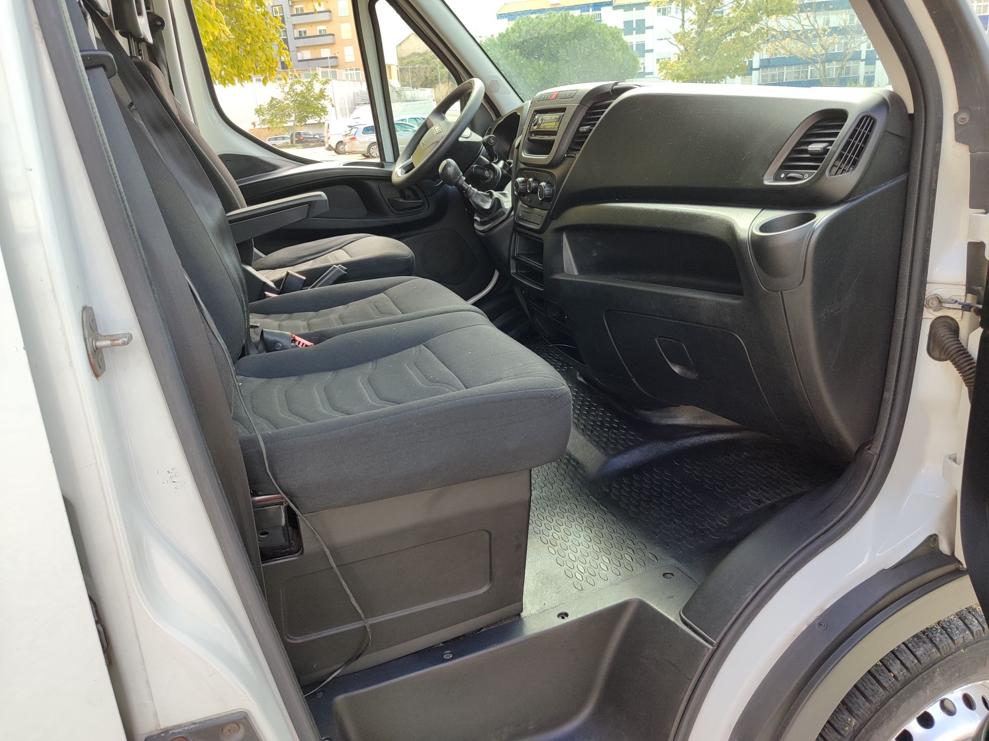 Iveco Daily 2.3Hpi Longa
Vidros Elétricos 
Fecho Centralizado com Coma