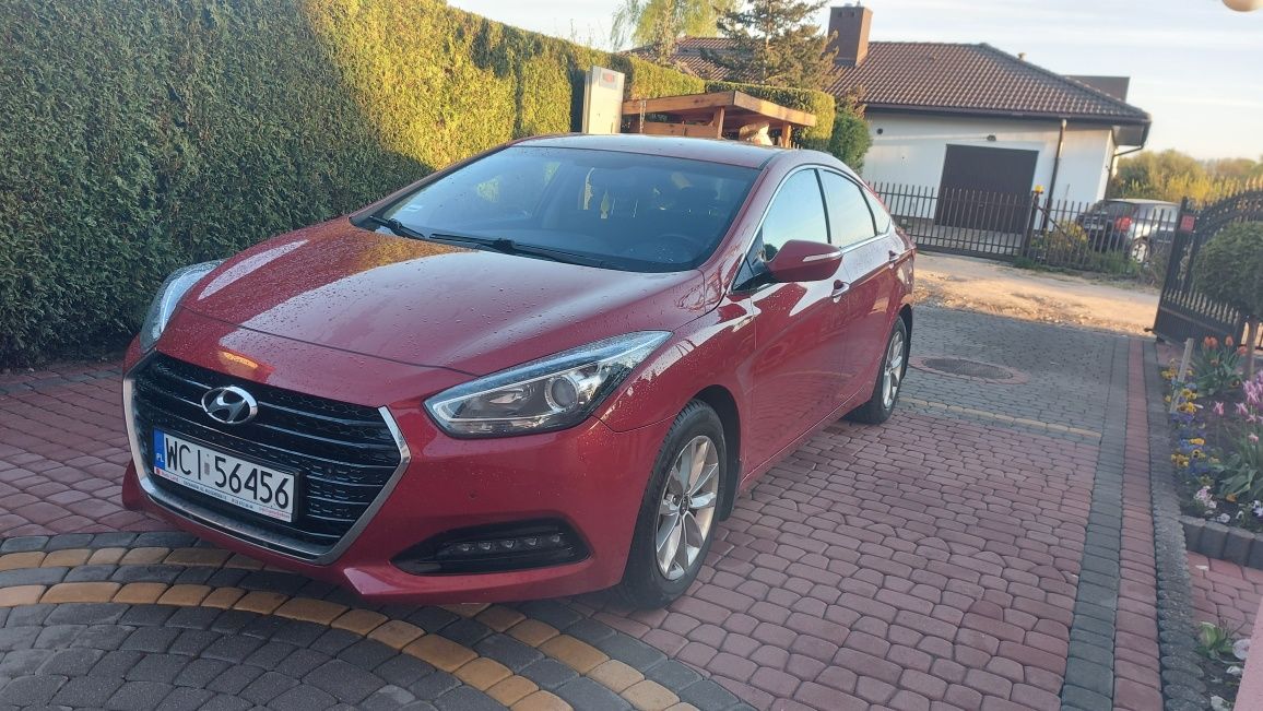 Hyundai i40 sedam