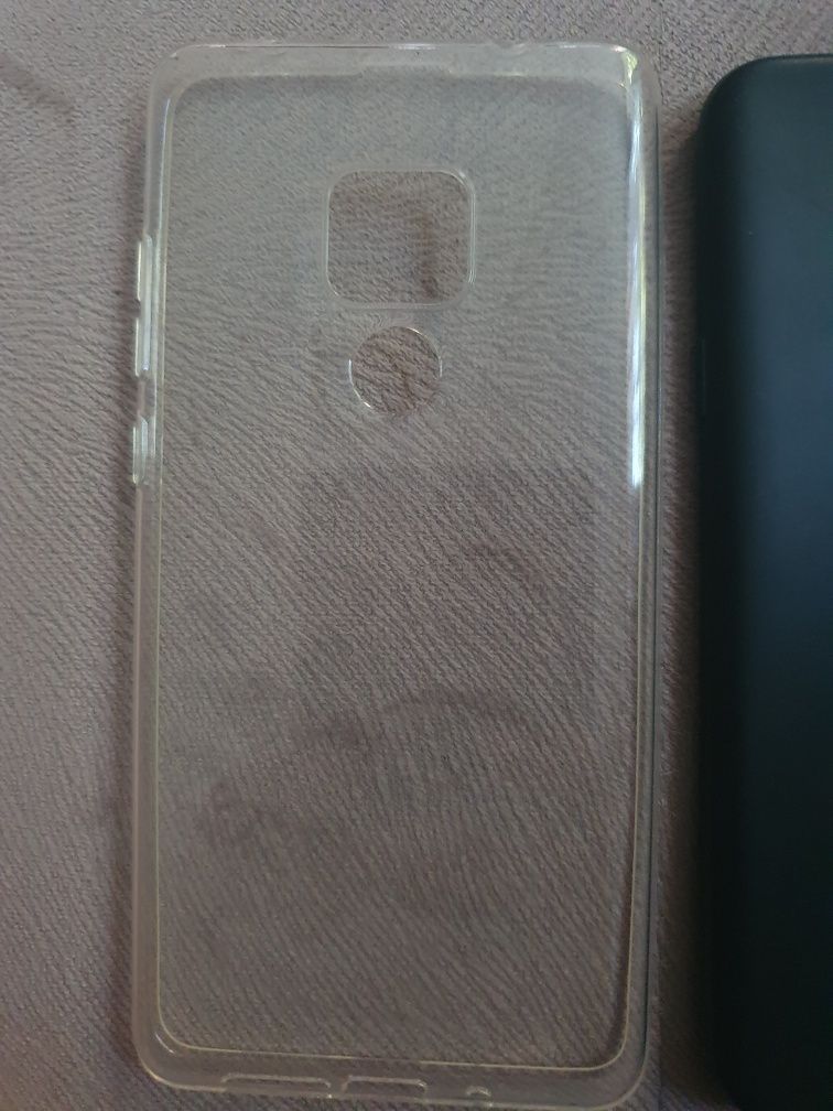 Etui na telefon..