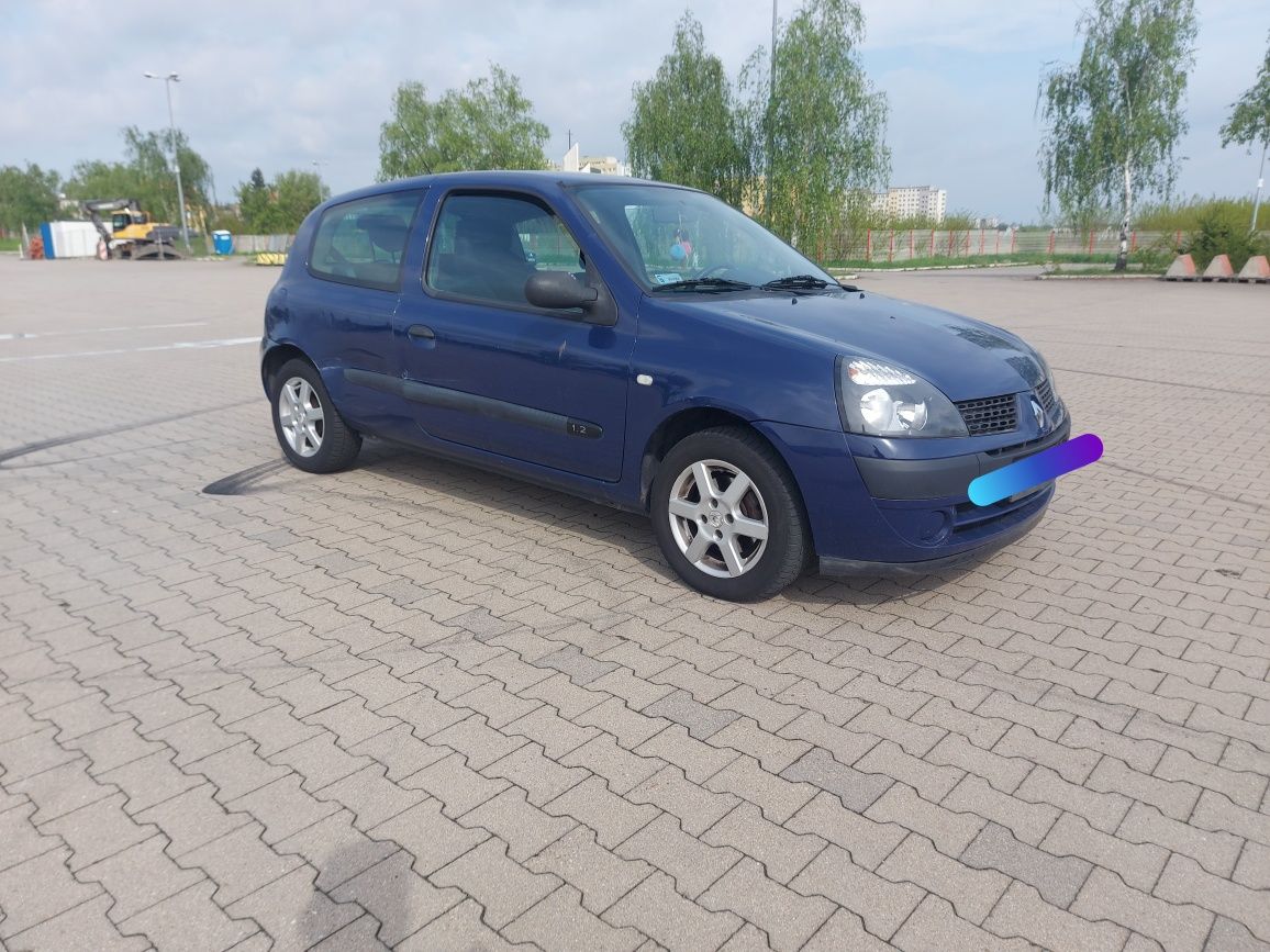 Reno Clio 2, oc i przegląd na rok