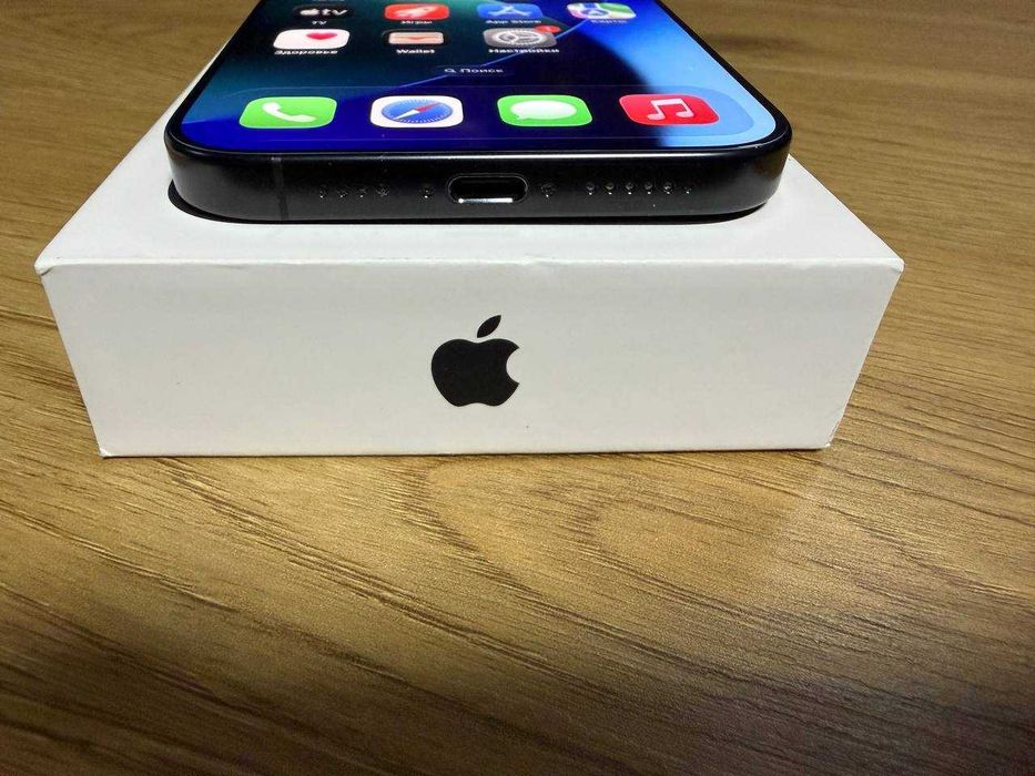 Смартфон Apple iPhone 16 Pro Max 256GB Black Официал Комфи Гарантия