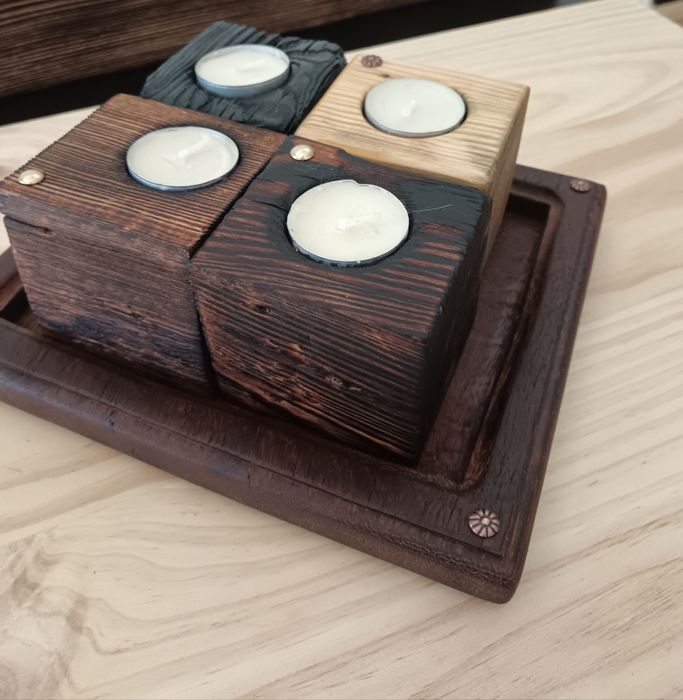 Suporte de Vela em Madeira Reutilizada – Estilo Natural & Yakisugi
