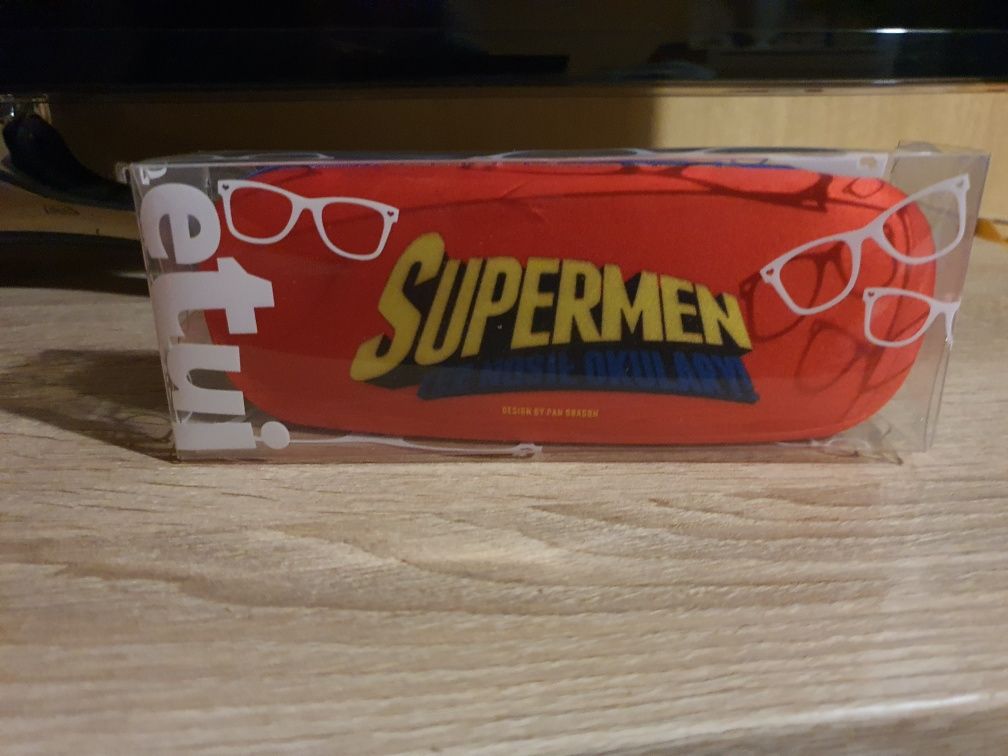SUPERMAN etui na okulary. Supermen też nosił okulary. Pan Dragon