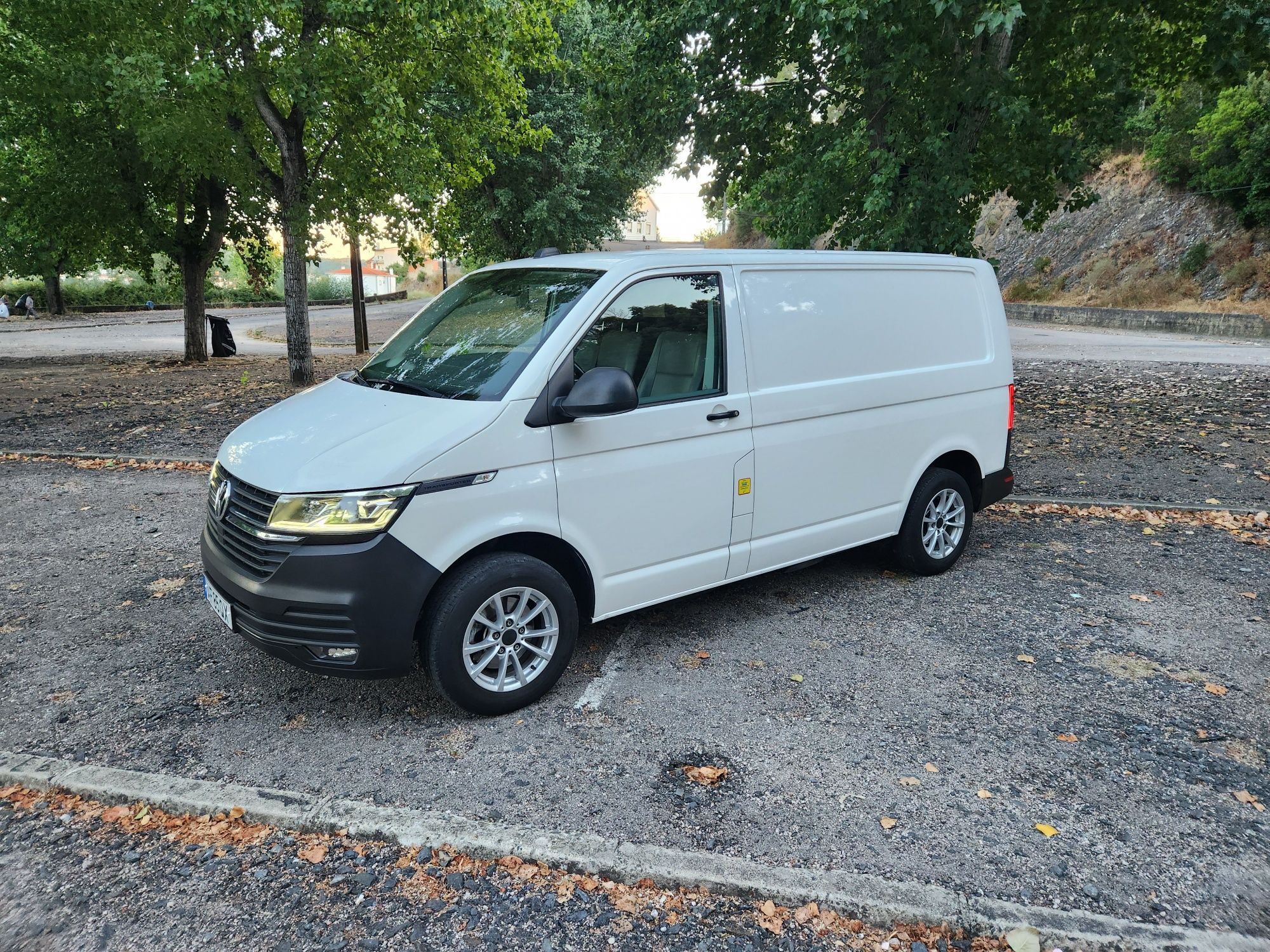 Volkswagen transporter 2.0 TDi Iva dedutível (preço inclui iva )