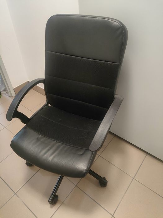 Fotel biurowy na kółkach