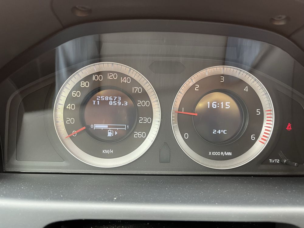 Volvo v70 2,0 d summum