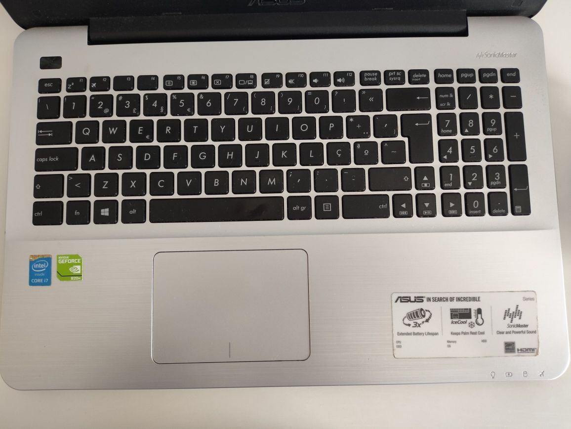 Portátil ASUS X555L i7 8gb RAM 250gb SSD