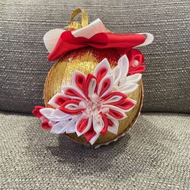 Bombka handmade ręcznie robiona złota kwiaty czerwone białe