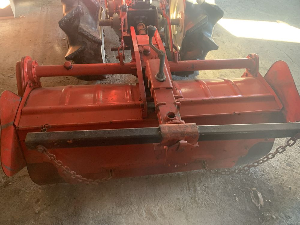 Trator com fresa D1550 Mitsubishi