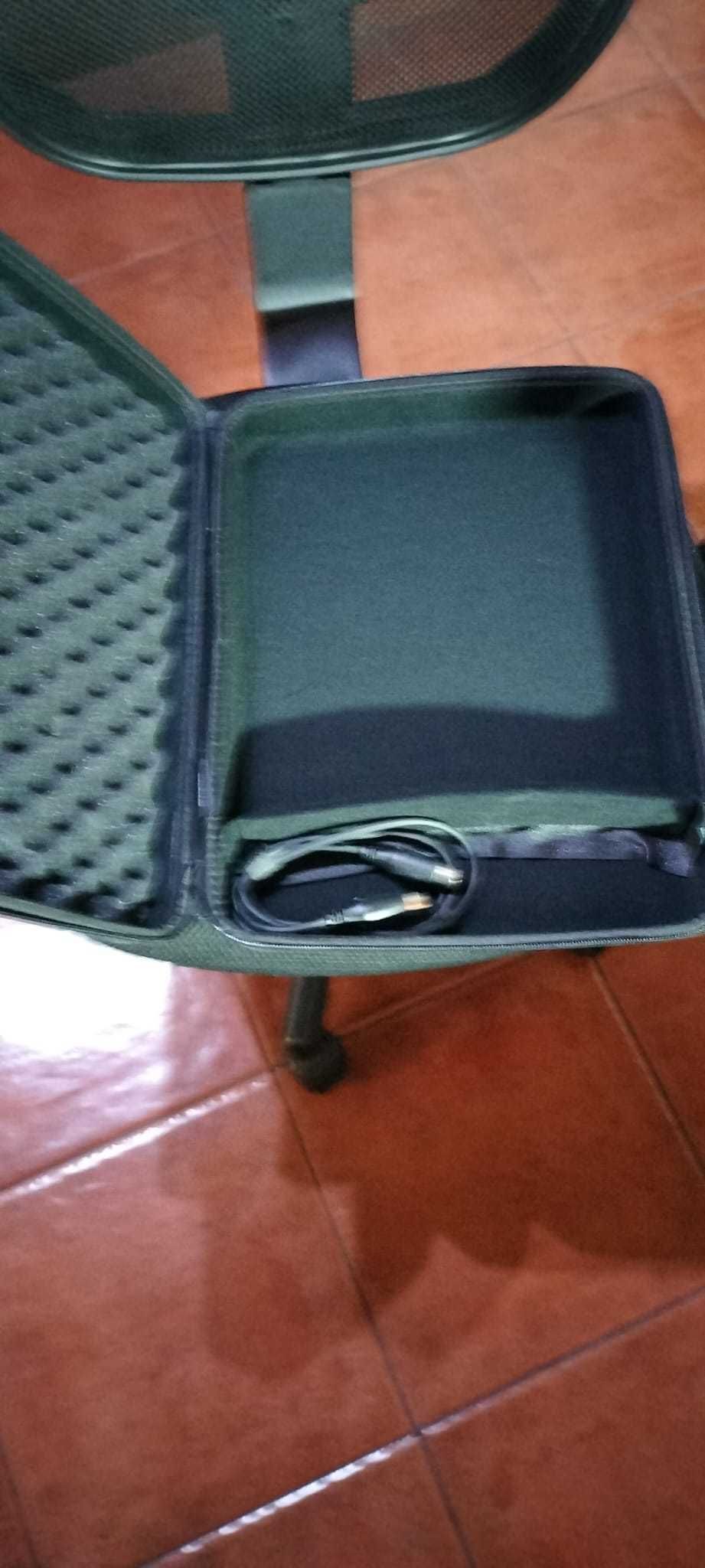 AKAI MPC ONE - Sem uso + case UDG
