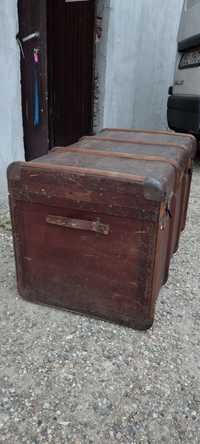 Stary kufer z okuciami